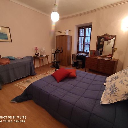 Appartement Ex Ostu Impero: vino, tartufo ed ospitalità à La Morra Extérieur photo
