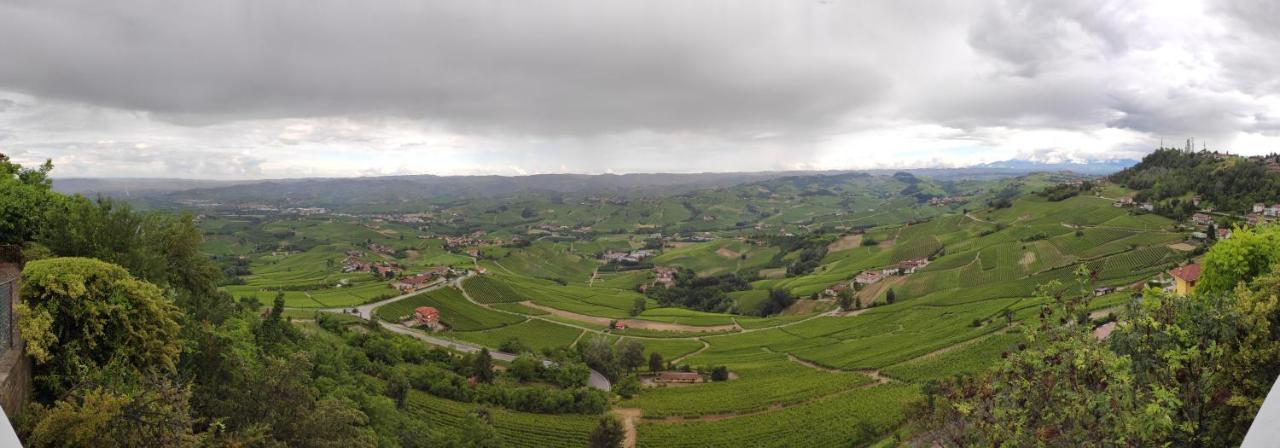 Appartement Ex Ostu Impero: vino, tartufo ed ospitalità à La Morra Extérieur photo